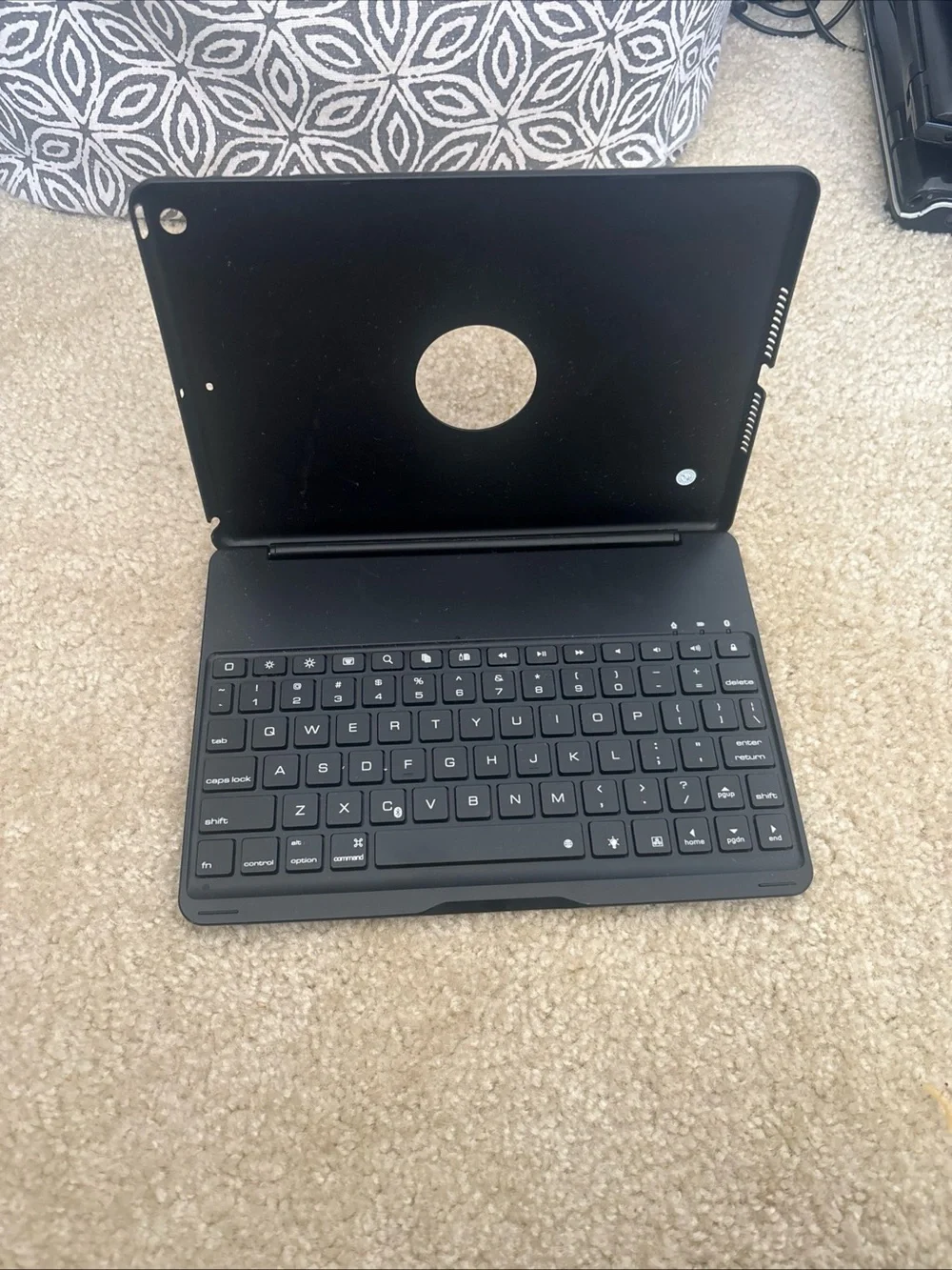 Universal Black Bluetooth Keyboard Folio Case for 10–11